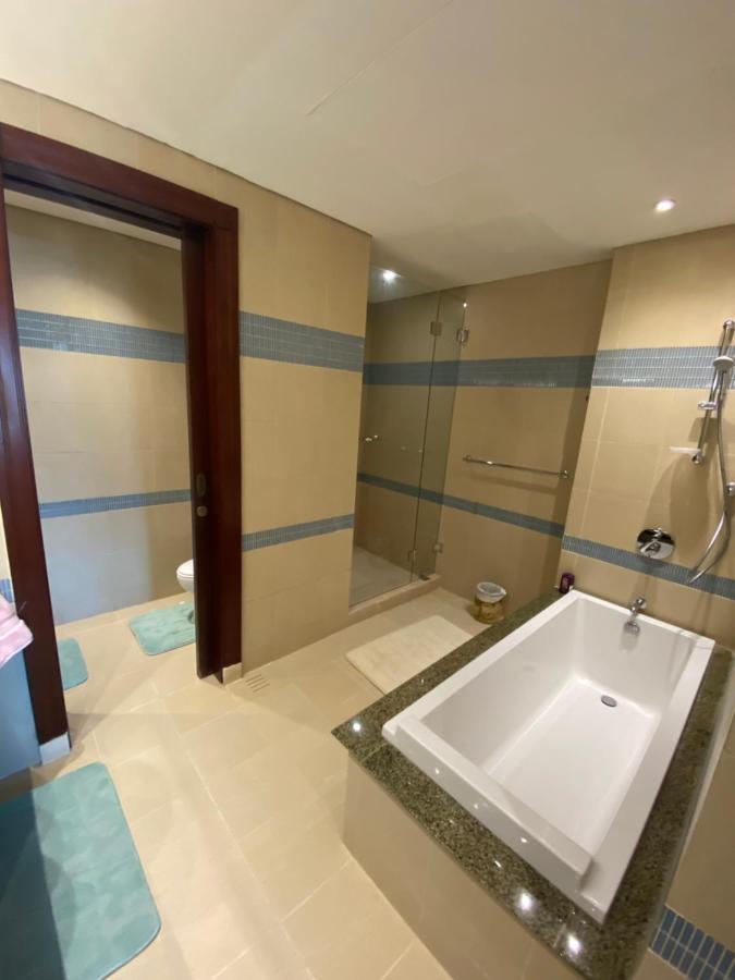 Luxury 2 Bedroom Apt In The Pearl With Marina View ドーハ エクステリア 写真