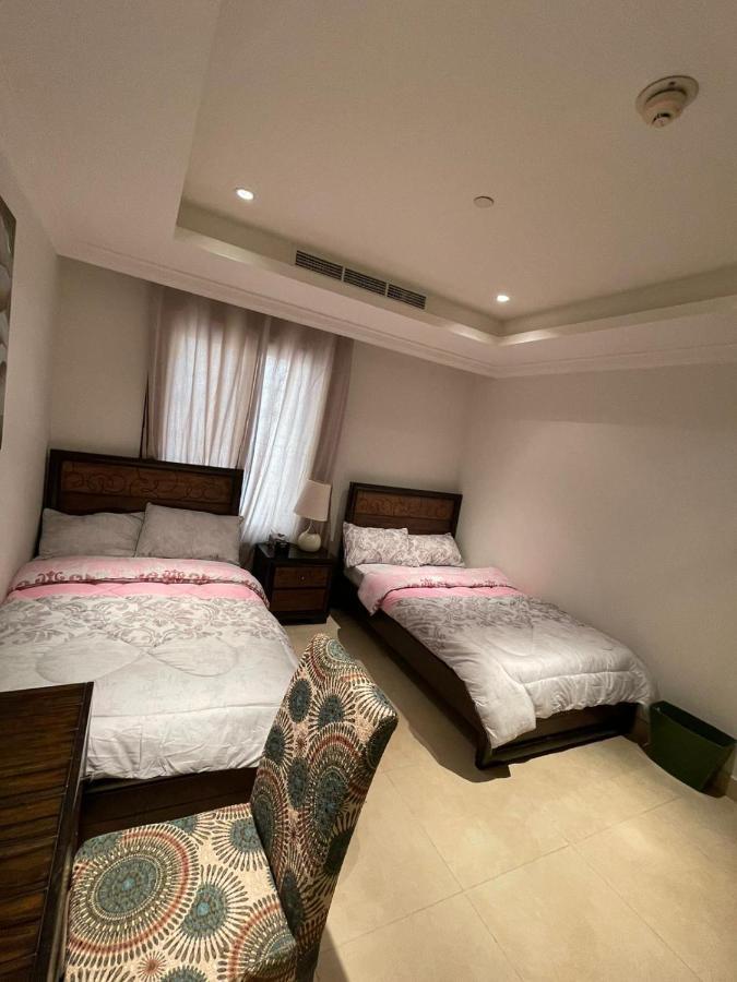 Luxury 2 Bedroom Apt In The Pearl With Marina View ドーハ エクステリア 写真
