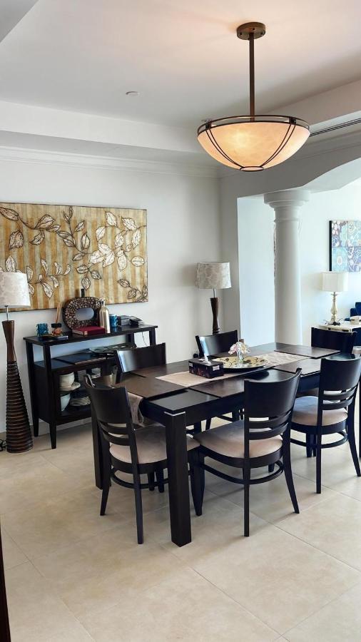 Luxury 2 Bedroom Apt In The Pearl With Marina View ドーハ エクステリア 写真