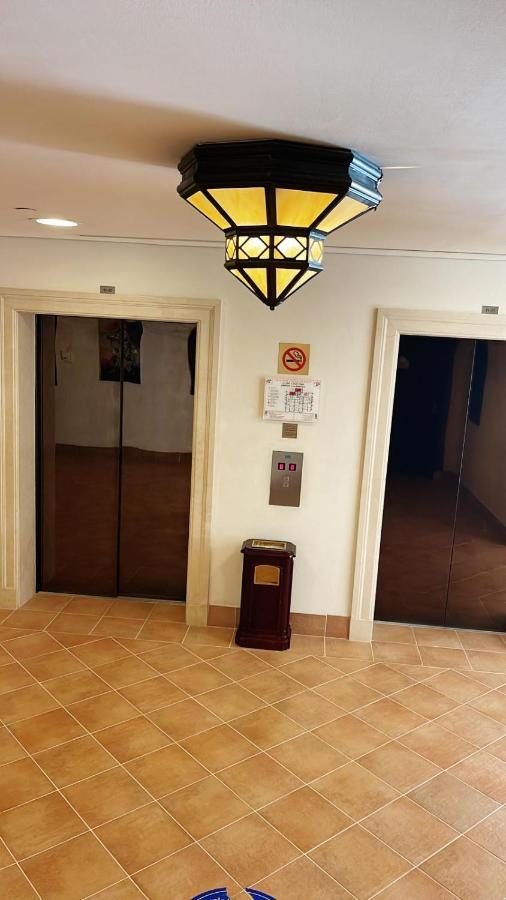 Luxury 2 Bedroom Apt In The Pearl With Marina View ドーハ エクステリア 写真