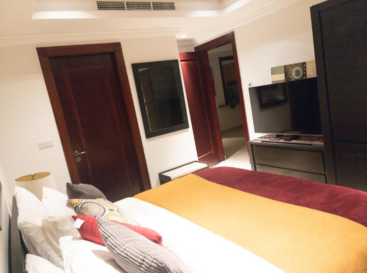 Luxury 2 Bedroom Apt In The Pearl With Marina View ドーハ エクステリア 写真